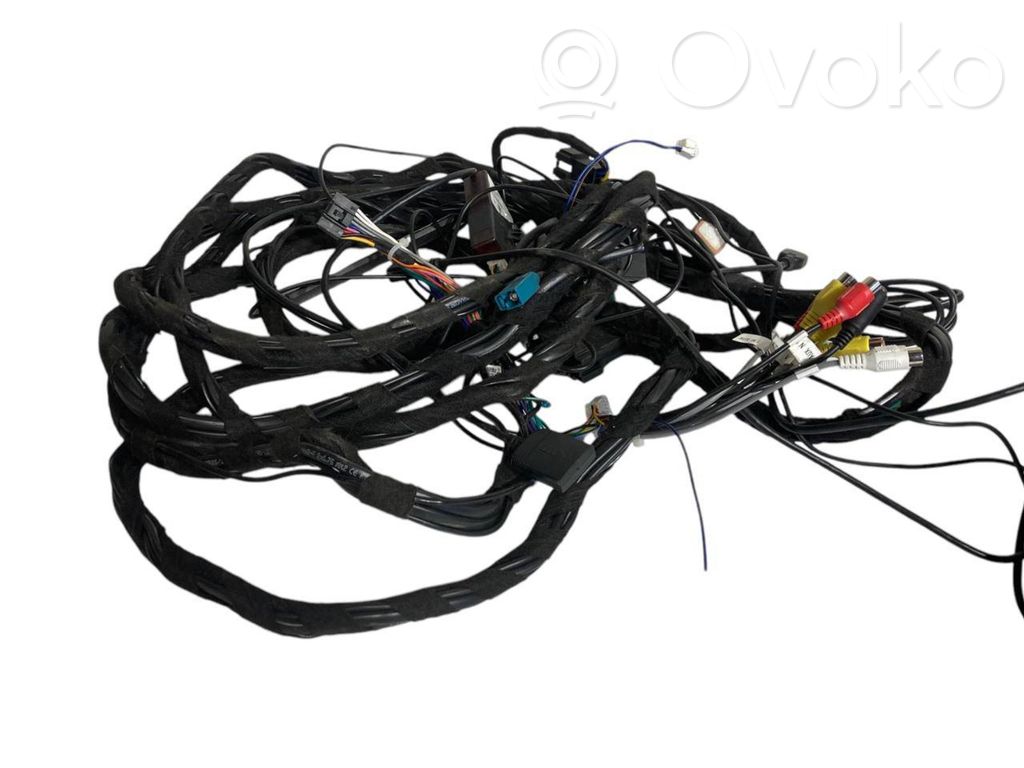 Radio / CD/DVD atskaņotājs / navigācija