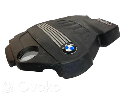 Dzinēja pārsegs (dekoratīva apdare)