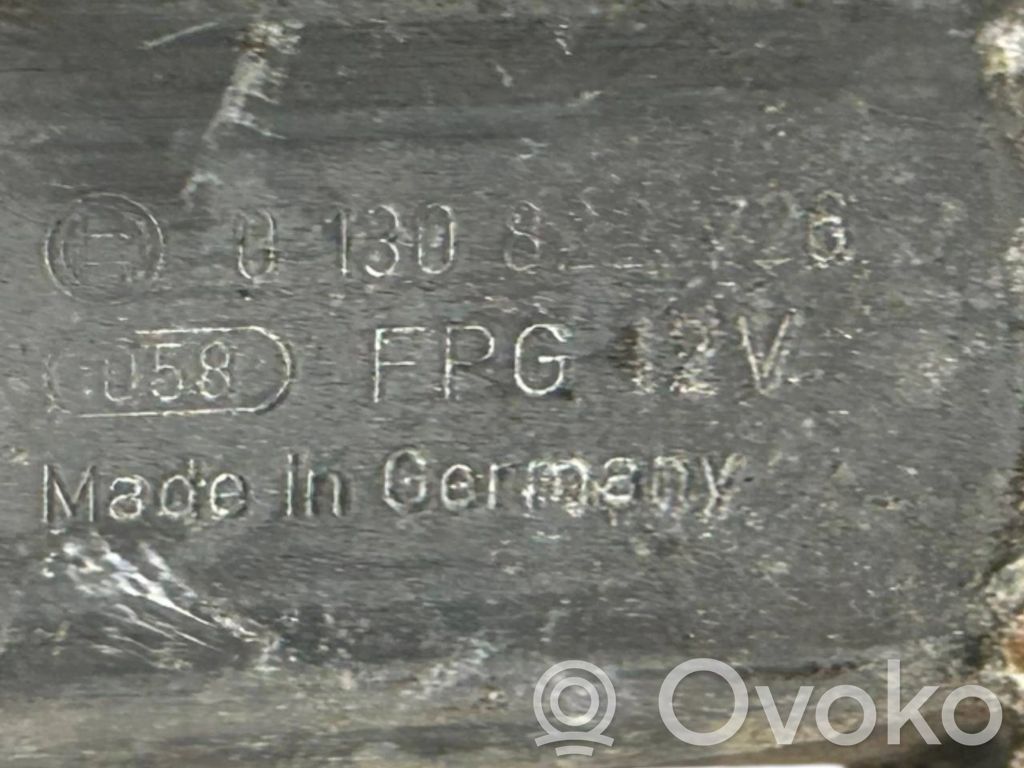 Priekšpusē elektriskā loga pacelšanas mehānisma komplekts