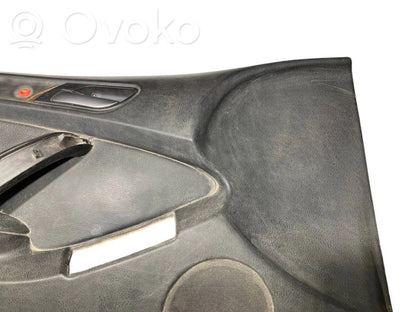 Priekšējo durvju apdare