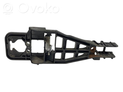 Aizmugurē turētājs / kronšteins ārējam atvēršanas rokturim