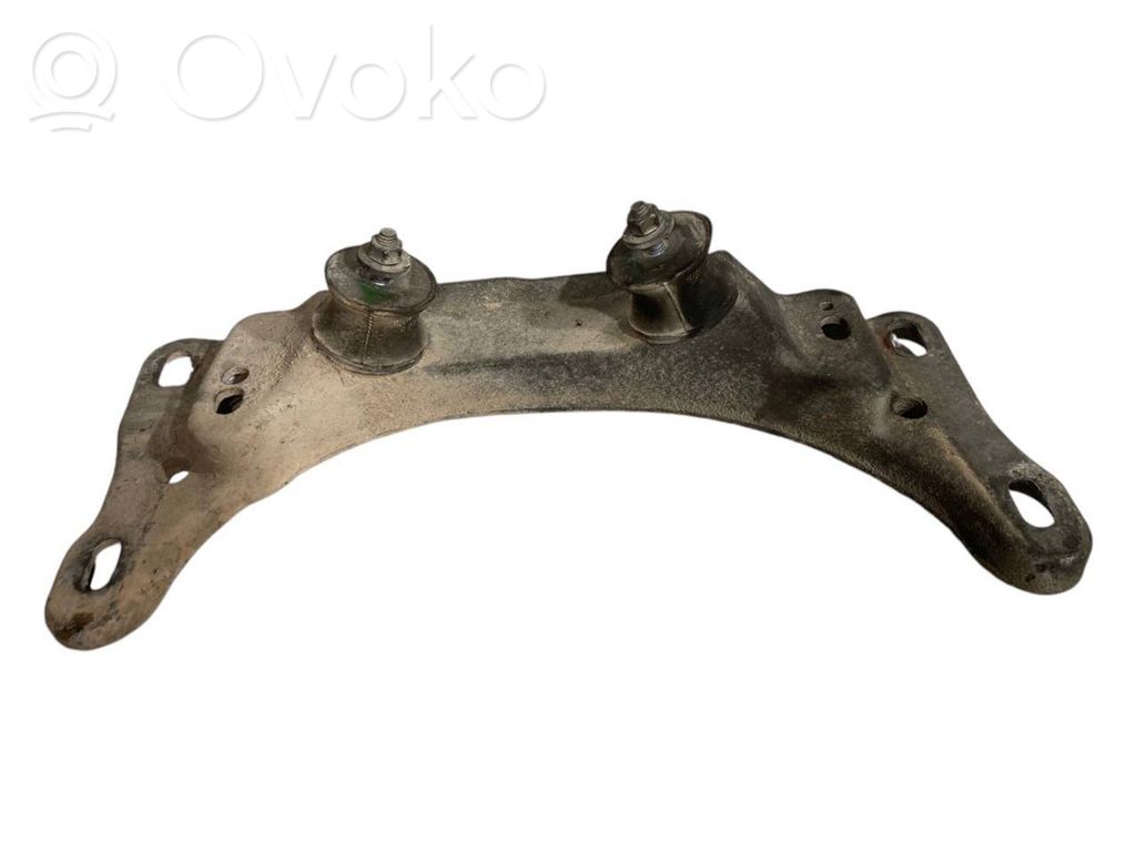 Transmission mounting bracket