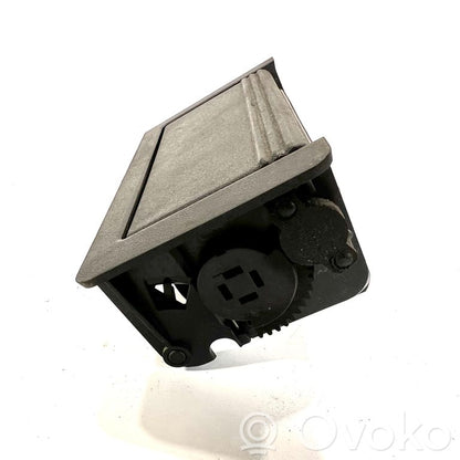 Пепельница (передняя)