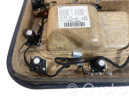 Apšuvums aizmugurējām durvīm