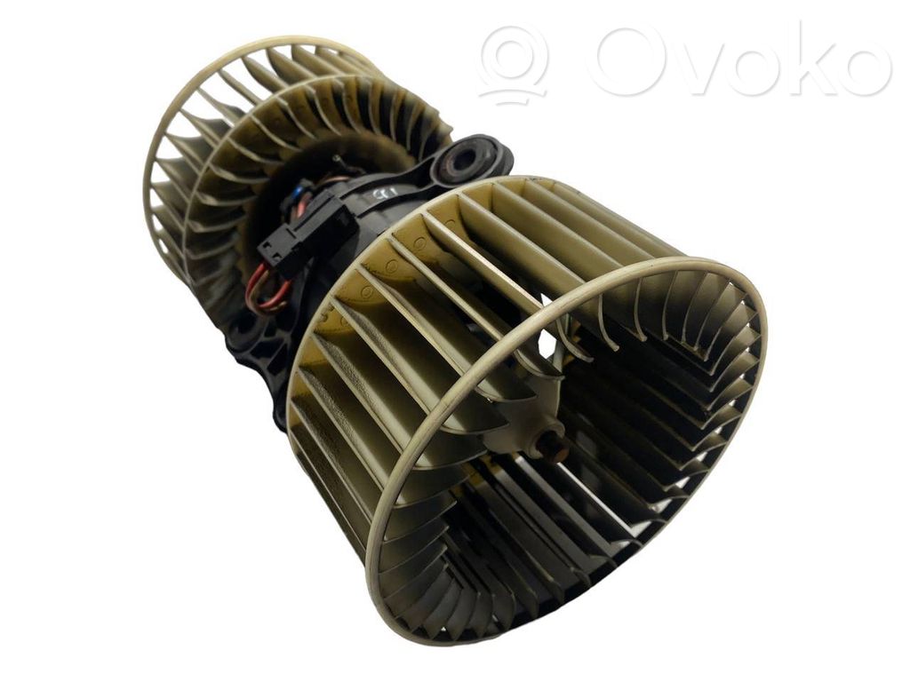 Маленький вентилятор радиатора