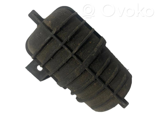Vacuum air tank