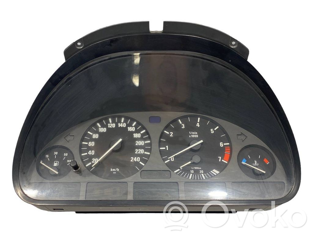 Speedometer (in the instrument panel)