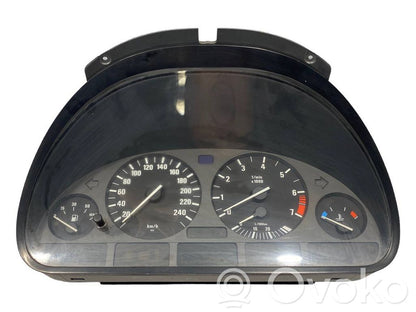 Speedometer (in the instrument panel)