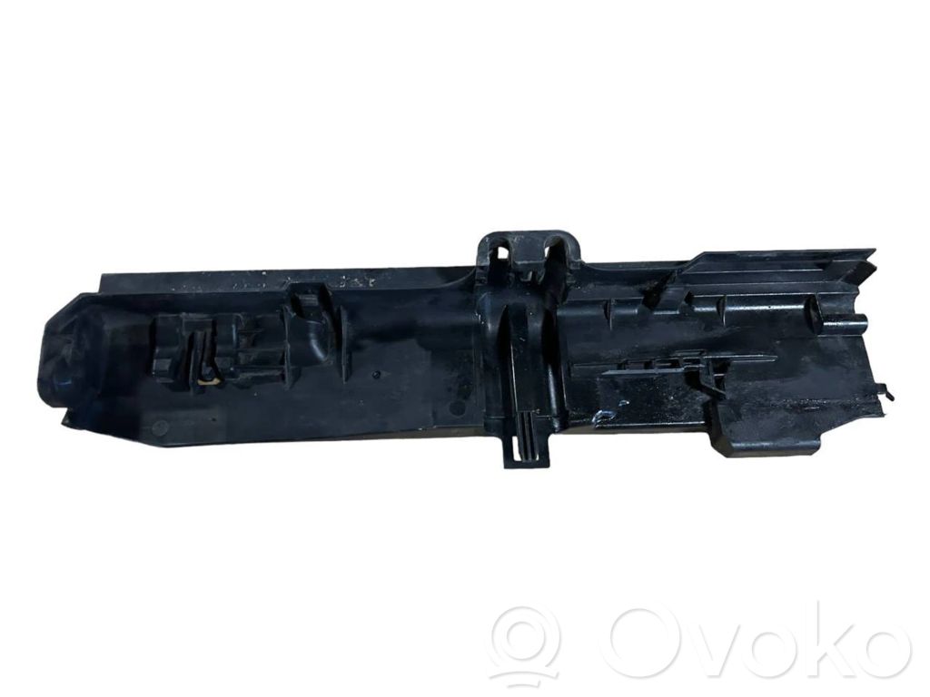 Radiatora (-u) turētājs / kronšteins