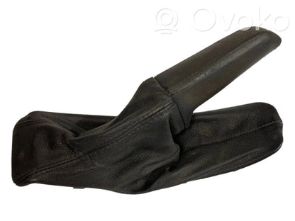 Rokas bremzes dekoratīvā apdare