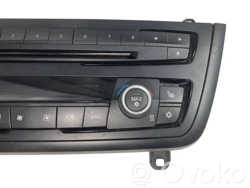 Gaisa kondicioniera / klimata kontroles / salona apsildes vadības bloks (salonā)