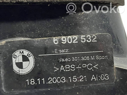 Задний фонарь в кузове