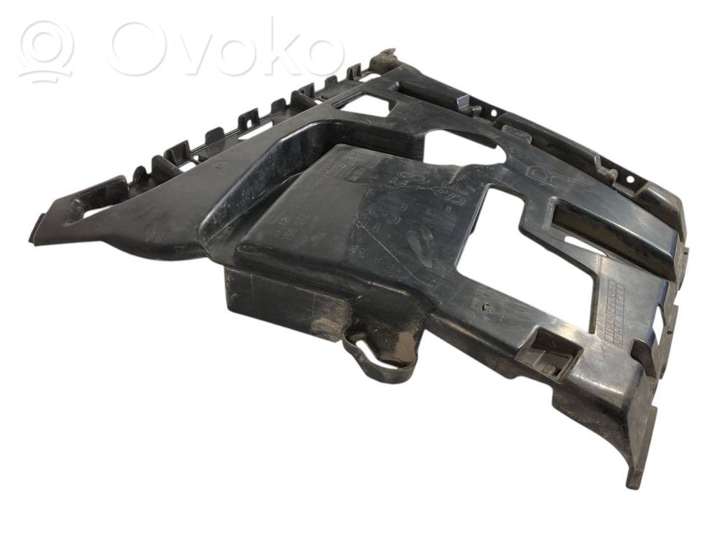 Rear bumper mounting bracket