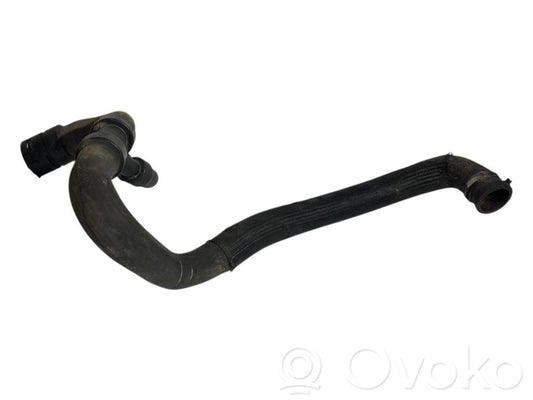 Caurulīte (-es) / šļūtene (-es)