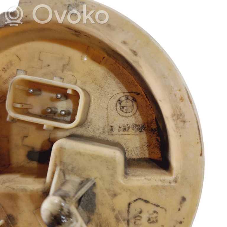 Fuel pump (in the fuel tank)