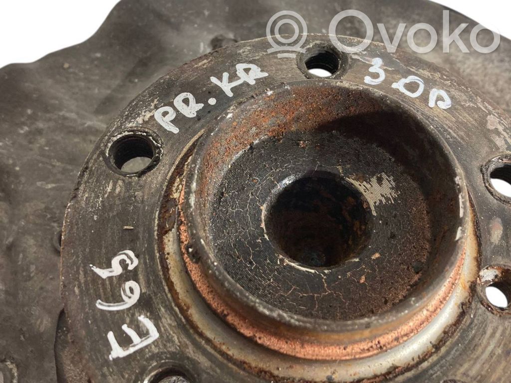 Priekšējā riteņa rumbas vārpstas šarnīrs (stupica, capfa)