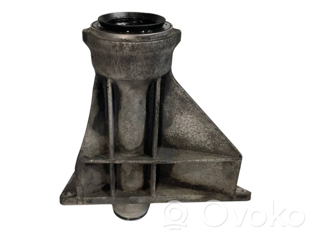 Кронштейн подшипника полуосевой муфты