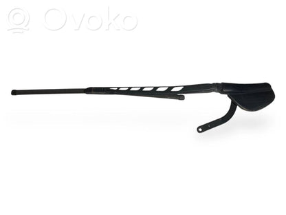 Priekšējā loga tīrītāja kājiņa