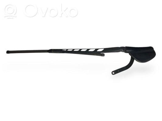 Priekšējā loga tīrītāja kājiņa