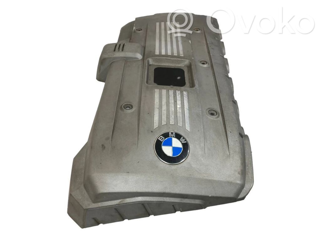 Engine cover (decorative trim)