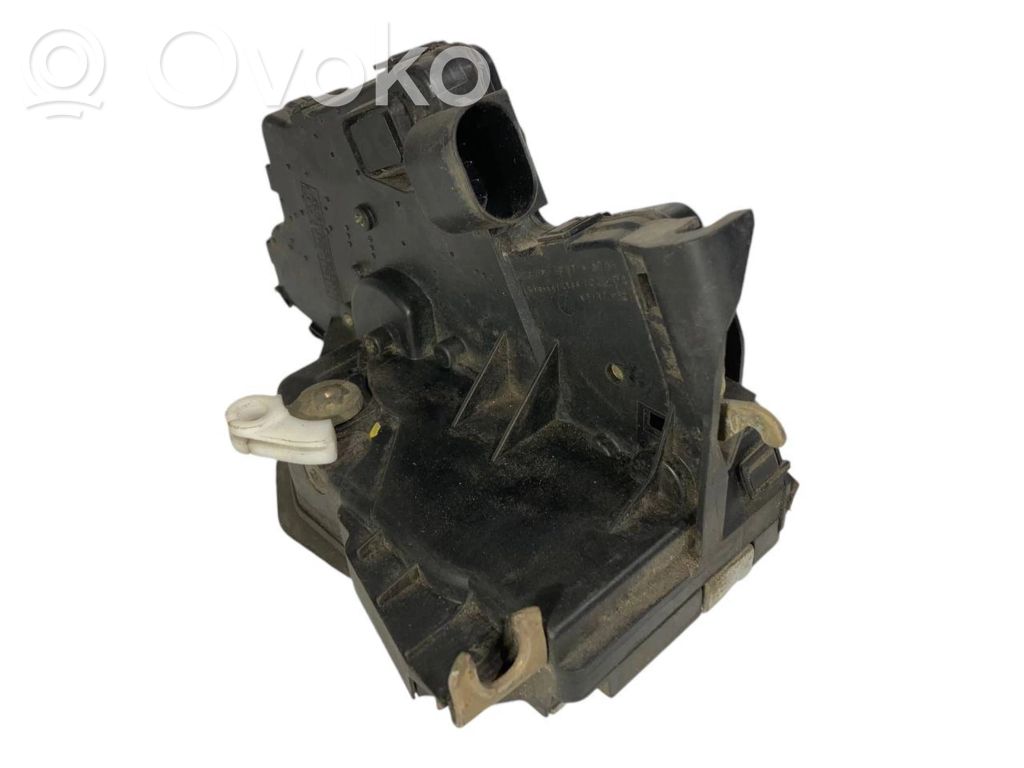 Aizmugurē slēdzene