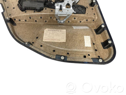 Apšuvums aizmugurējām durvīm