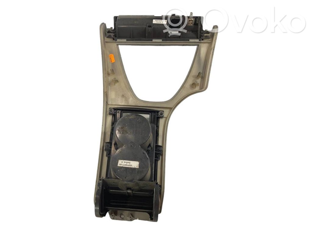 Ātrumu pārslēgšanas sviras dekoratīvā apdare (plastmasas)