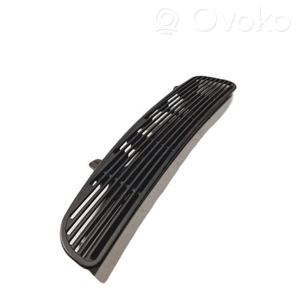 Задняя воздухо-вентиляционная решетка