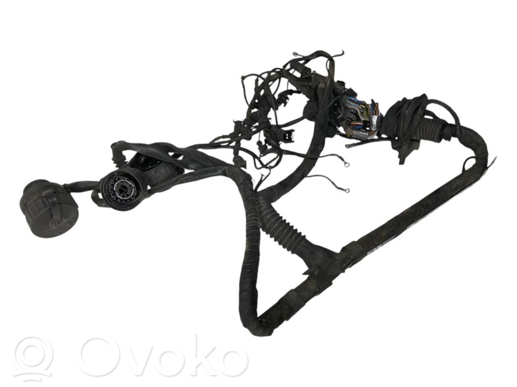 Dzinēja vadu instalācija