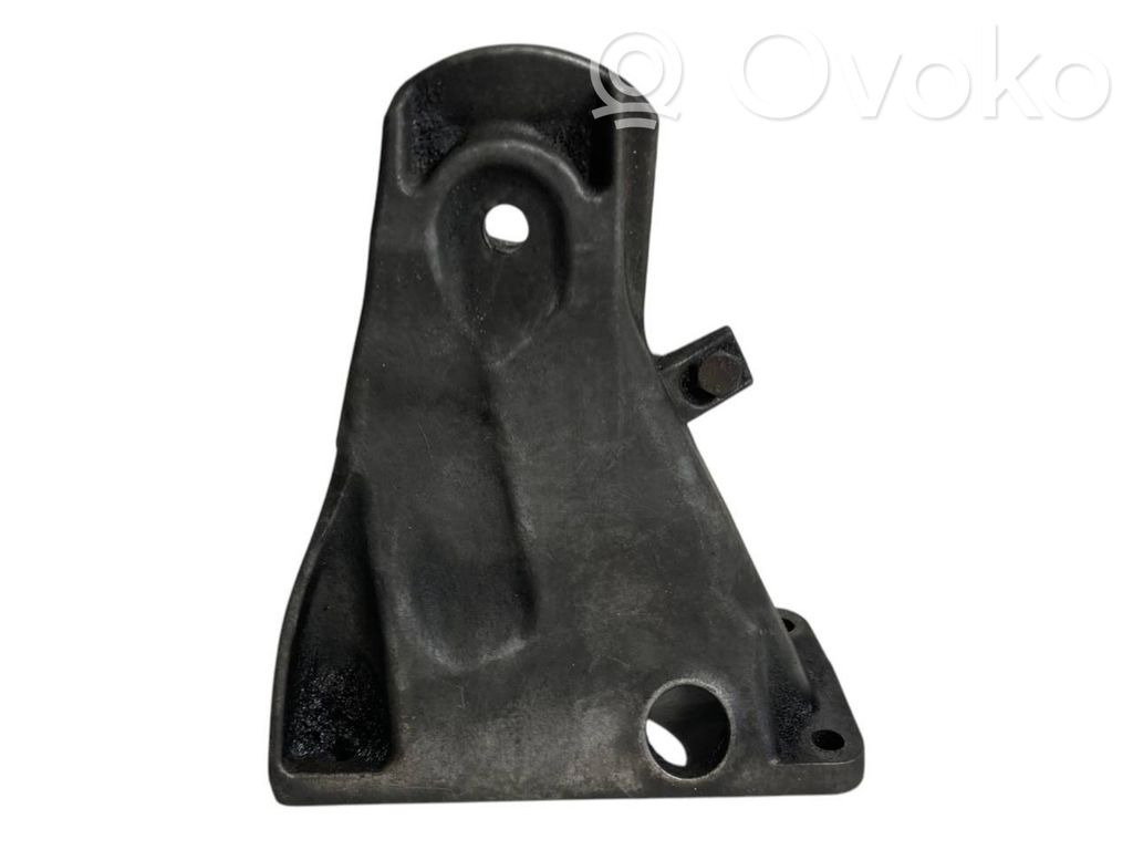 Dzinēja nostiprināšanas stiprinājums-kronšteins