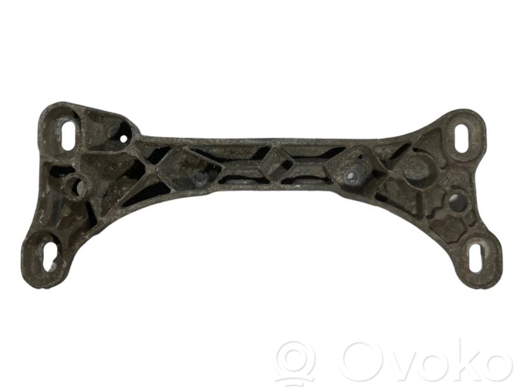 Кронштейн крепления трансмиссии