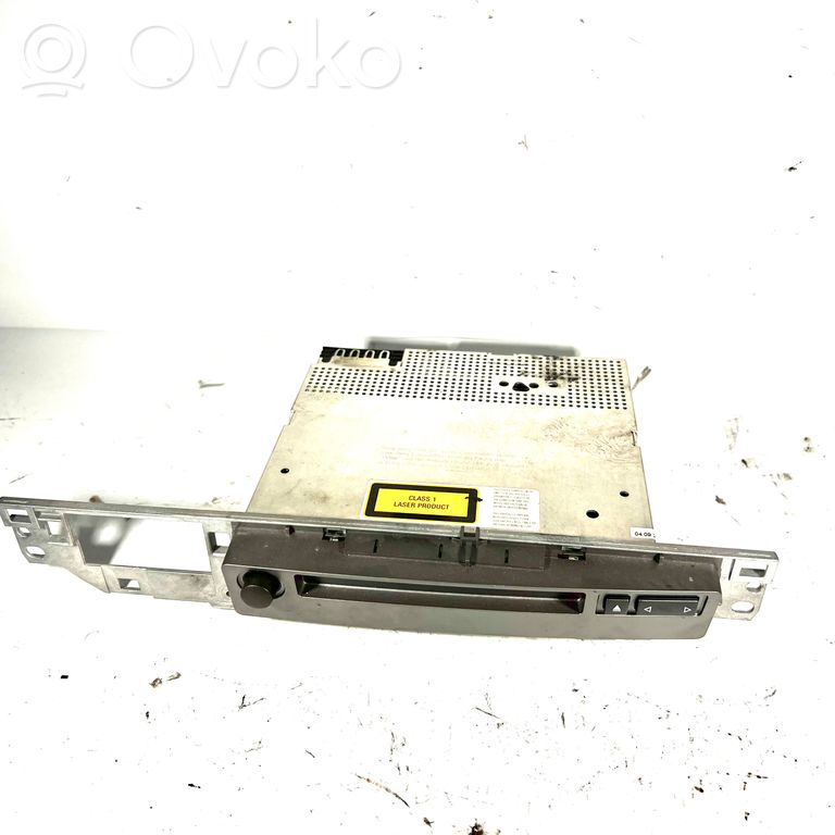 Radio / CD/DVD player / navigation