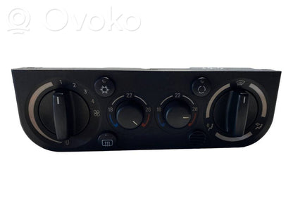 Gaisa kondicioniera / klimata kontroles / salona apsildes vadības bloks (salonā)