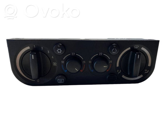 Gaisa kondicioniera / klimata kontroles / salona apsildes vadības bloks (salonā)