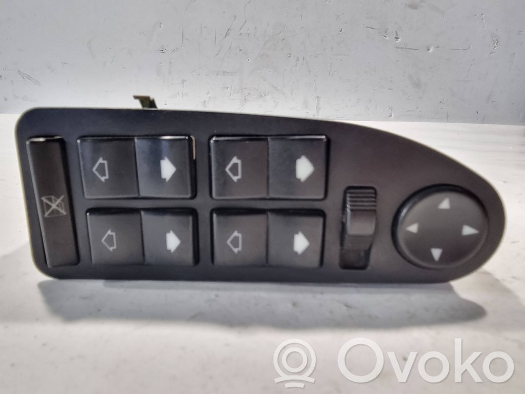 Window lift control switch(es)