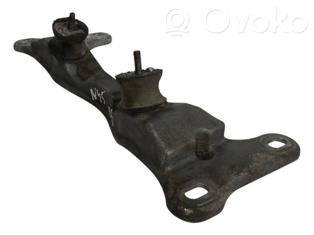 Transmission mounting bracket