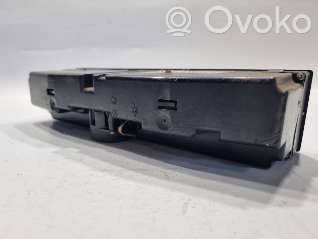 Gaisa kondicioniera / klimata kontroles / salona apsildes vadības bloks (salonā)