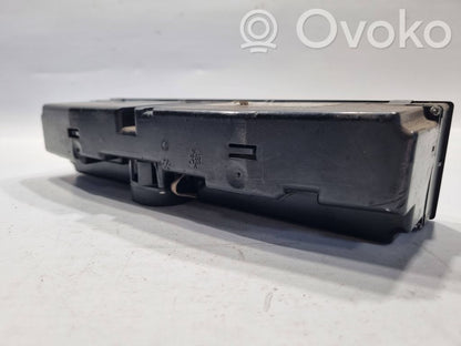 Gaisa kondicioniera / klimata kontroles / salona apsildes vadības bloks (salonā)