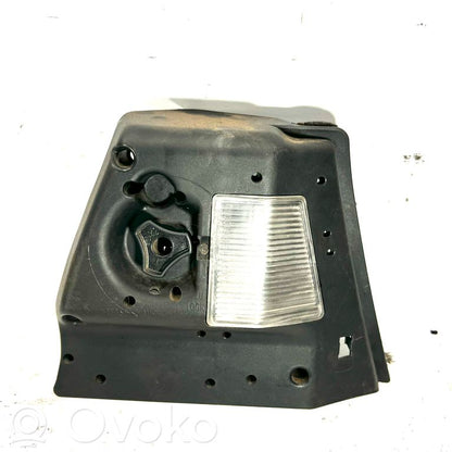 Aizmugures spuldzes vāka turētājs