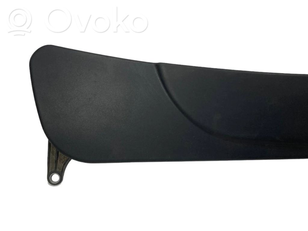 Dzinēja pārsegs (dekoratīva apdare)