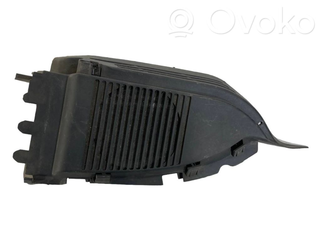 Plaukts skaļruņa dekoratīvā apdare