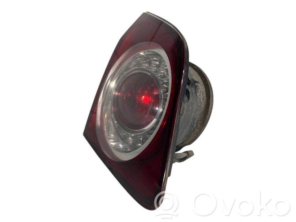 Aizmugurējais lukturis pārsegā