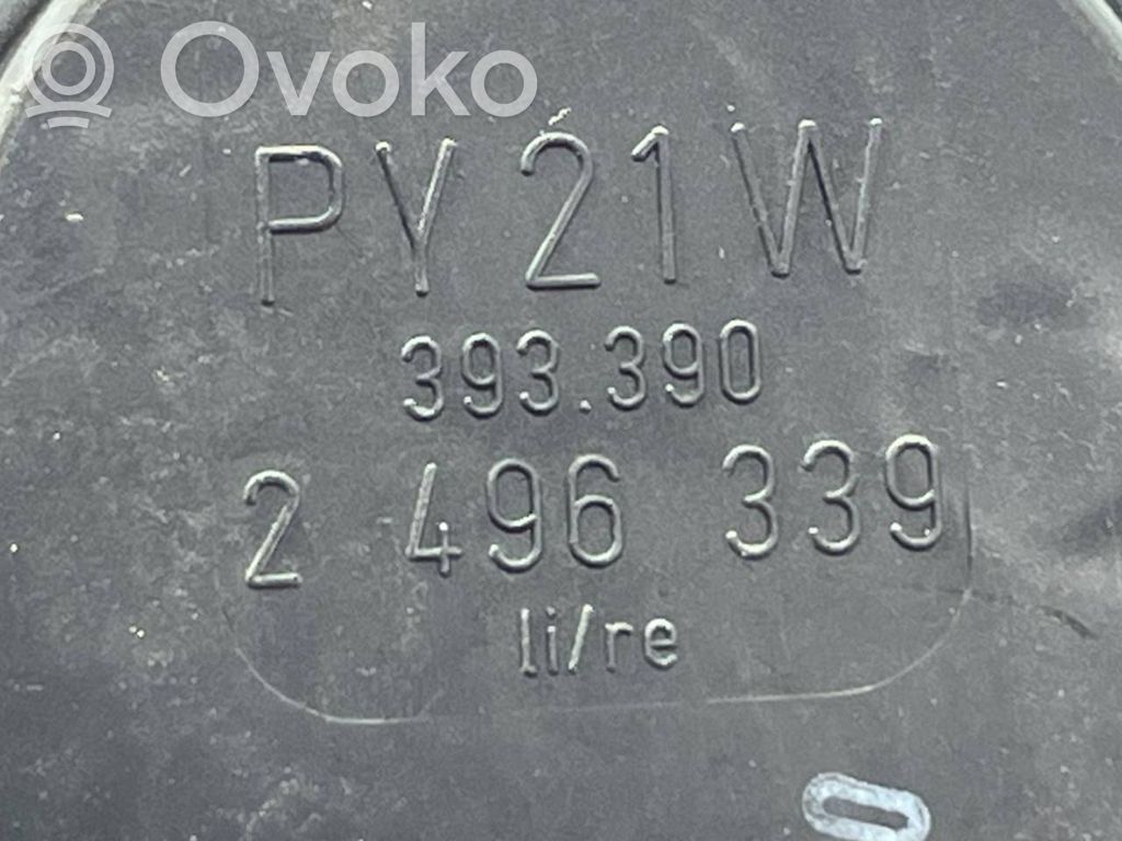 Aizmugurējais lukturis virsbūvē