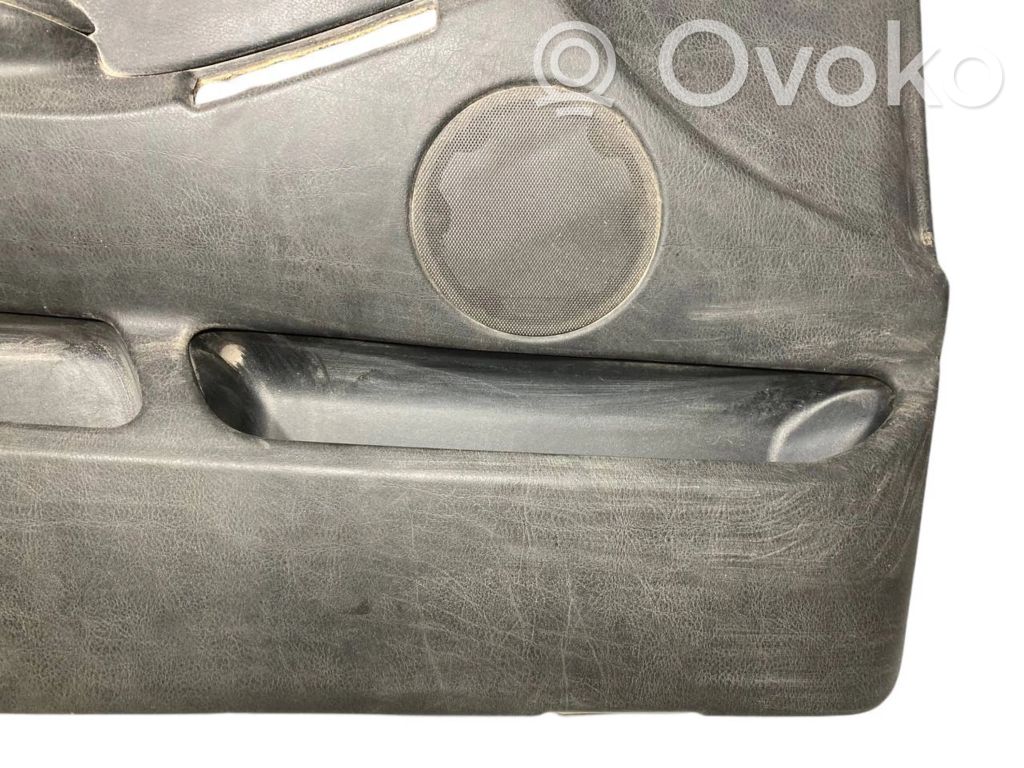 Priekšējo durvju apdare