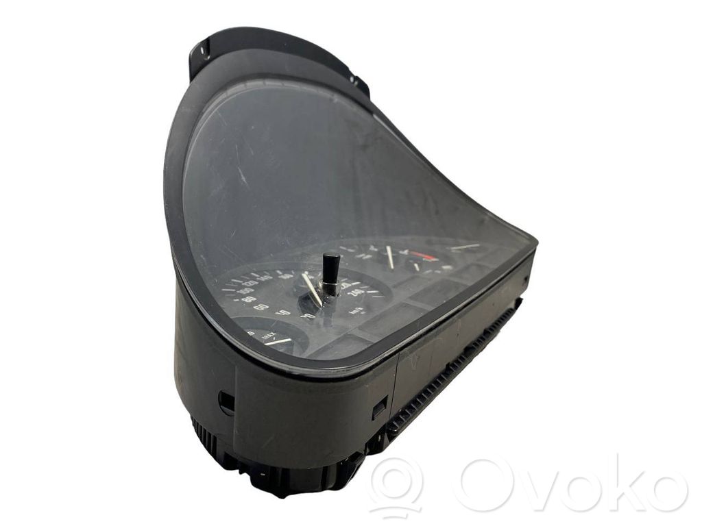 Speedometer (in the instrument panel)