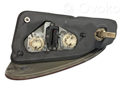 Задний фонарь в кузове