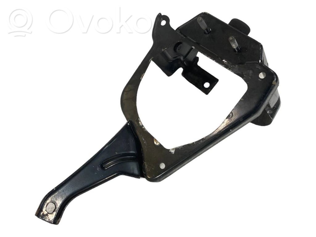 Stūres pastiprinātāja sūkņa stiprinājums