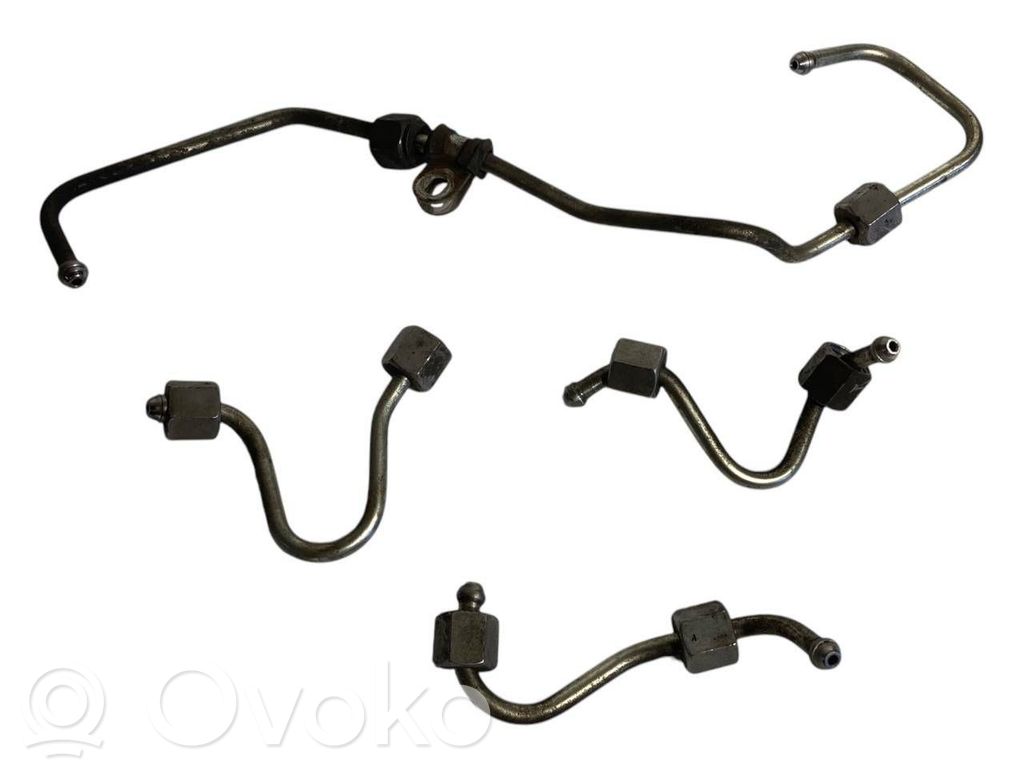 Degvielas caurulīte (-es)