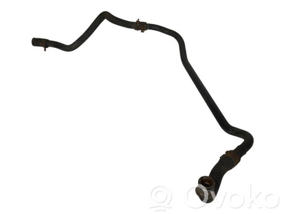 Caurulīte (-es) / šļūtene (-es)