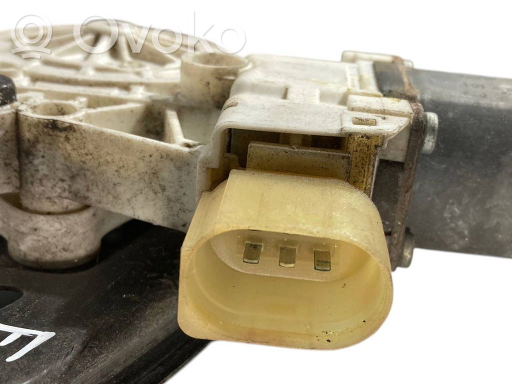 Priekšpusē elektriskā loga pacelšanas mehānisma komplekts